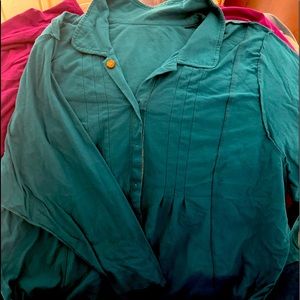 Woman within 4X button up tunic tee